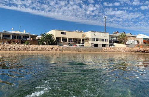 Ripon Apartment | Beachside & Jetty View Apartment 1 - Admirals Apartment