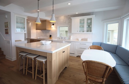 Faria Beach House | Beachside Luxury – Oceanfront - The Shoreline - 4-bedroom house with WiFi and AC