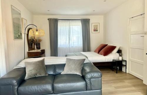 Birchington Apartment | Beachside Studio With Courtyard