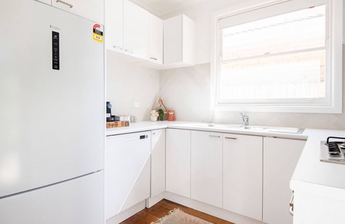 Parkdale House | Beachside Vibes 2 min stroll to Parkdale Beach