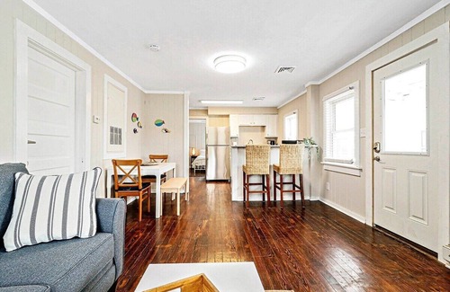 Northeast Virginia Beach Apartment | Beachwalk #2, 8 minute walk to the Beach!