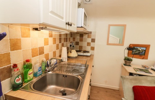 Brecon Apartment | BEACONS REST, with a garden in Brecon