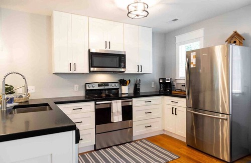 Knoxville House | Bearden Exec · Bearden Executive Rental >8min to UT & Downtown