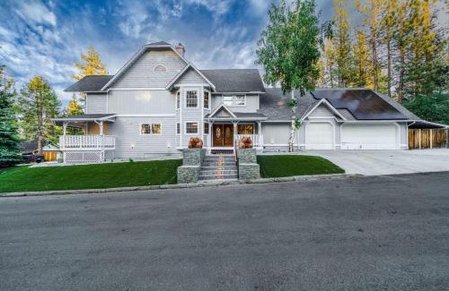 Fox Farm House | Bears Palace at Big Bear - Swim Spa - Games - Central Luxe Chalet Retreat