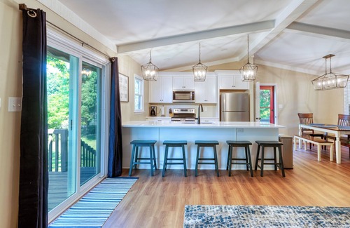 Terrell House | Beautiful & Updated Lakefront Getaway on a Peaceful Deep-Water Cove!