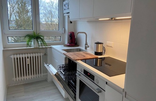 Sindelfingen Apartment | Beautiful 2-room top floor apartment (southbalcony/elevator/underground parking)