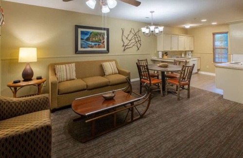 De Soto Apartment | Beautiful 2BD condo in lakefront resort with lots of outdoor onsite activities