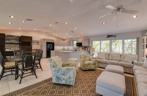 Summerland Key House | Beautiful 3 Bedroom 3 Bath Open Water Pool Home With Excellent Boating