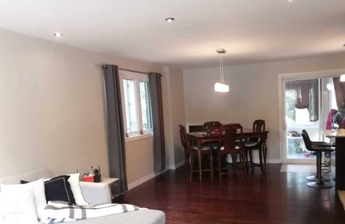 Cartierville House | Beautiful 3 Bedrooms 2 Baths