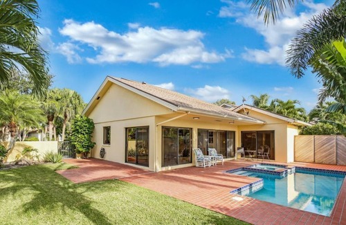 The Ridge at the Bluffs Apartment | Beautiful 3 Br. Single family (101202) by Houzlet