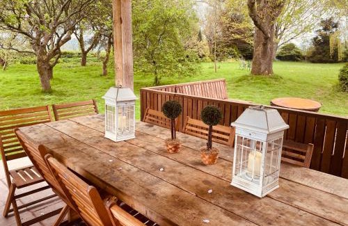 Llanwenarth House | Beautiful 5 bedroom house with hot tub & fire pit