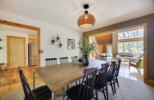 Cresco House | Beautiful 5BR, Gameroom, Hot Tub, Fenced Yard