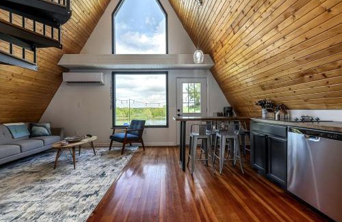 Makanda House | Beautiful A-frame with Hot-tub in Makanda, Illinois