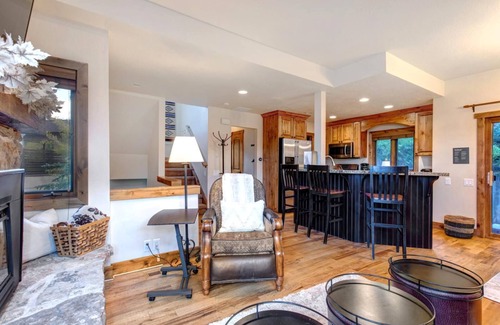 Downtown Park City Condo | Beautiful Air 3 Bedrooms POA-504B by KBM