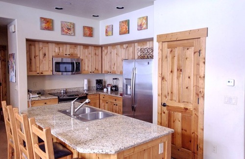 Breckenridge Condo | Beautiful Alpine Design 2 Bedroom Townhome