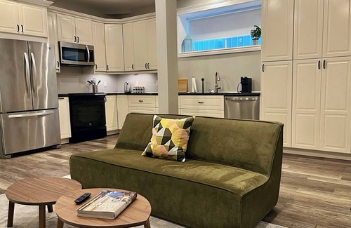 North End Apartment | Beautiful and Central - 2 bedroom, 2 Bath Apartment located in lovely Halifax!