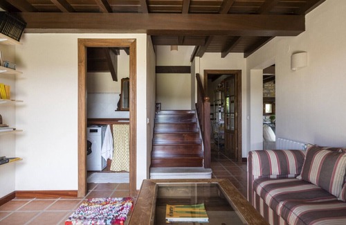 Guemes House | Beautiful and cozy apartment close to city center with a living room and bed room