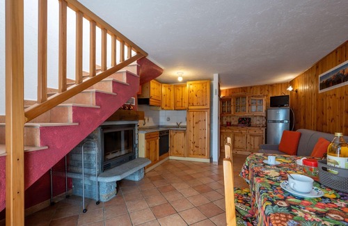 Sarre Apartment | Beautiful apartment for 6 people with TV and balcony, close to Aosta