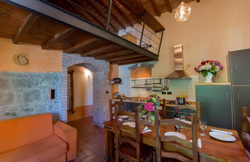 Montefiascone Villa | Beautiful apartment in villa with pool, hot tub, WIFI, TV, patio, pets allowed and panoramic view