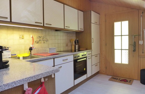 Hünibach Apartment | Beautiful apartment for 4 people with WIFI, TV and balcony