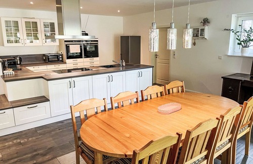 Hemmoor Apartment | Beautiful apartment for 7 people with WIFI, TV and terrace