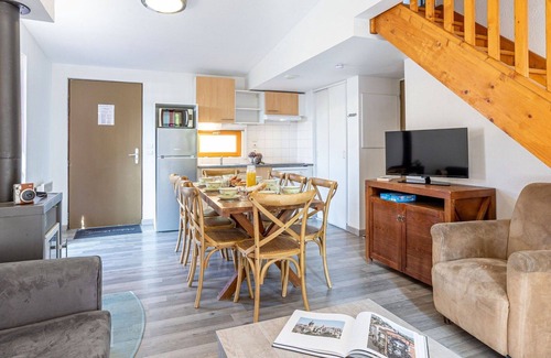 Eppe-Sauvage Apartment | Beautiful apartment for 6 guests with internet, terrace and parking