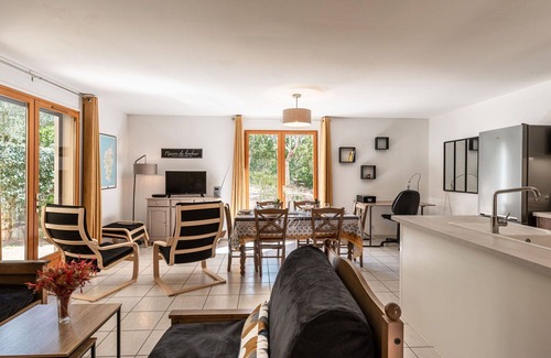 Lozari Apartment | Beautiful apartment for 6 guests with WIFI, pool, A/C, TV and patio