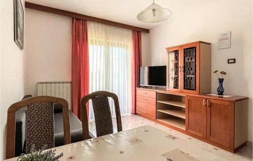 Kukci Apartment | Beautiful Apartment In Kukci With Wifi
