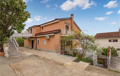 Opric Apartment | Beautiful Apartment In Lovran With Wifi