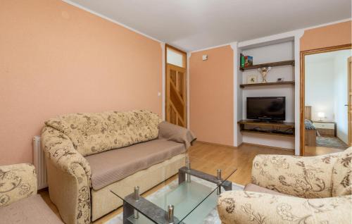 Vrbovsko Apartment | Beautiful Apartment In Vrbovsko