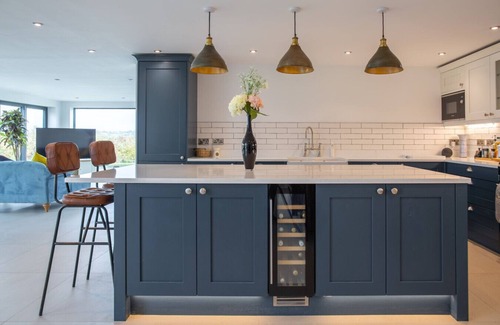 Cropthorne House | Beautiful Barn Conversion - Orchard Escape for 12