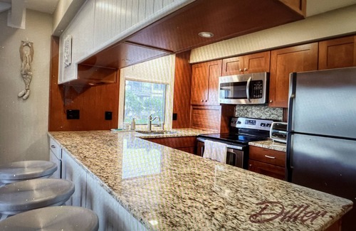 Stone Harbor Condo | Beautiful Bay Views.