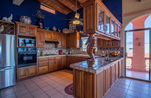 Caracol Turistico House | Beautiful beach home, breathtaking ocean views! Near marina, shops, restaurants