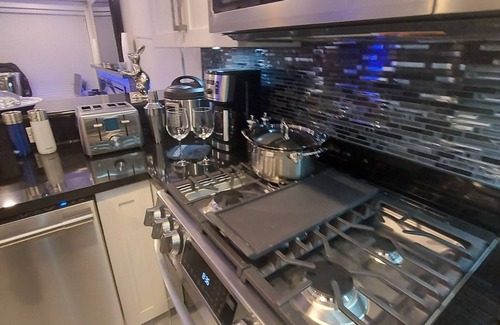 Sunset House | Beautiful Bright 3 Bedroom Townhouse