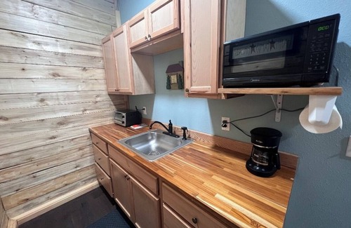 Butte Apartment | Beautiful Butte BNB 1-bedroom apartment in fantastic Palmer with WiFi.