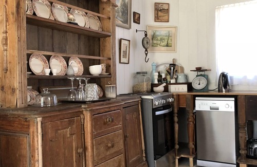 Wollombi Cottage | Beautiful cabin for a couple.