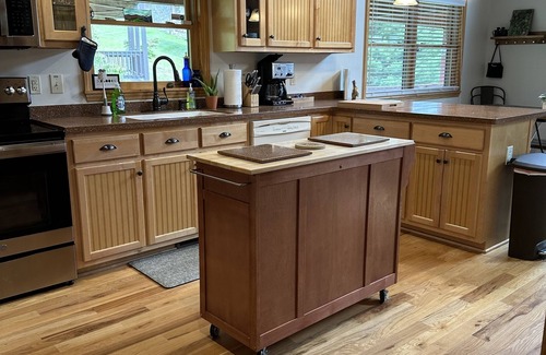 Piney Creek Cabin | Beautiful Cabin with Mountain Views and Access to the New River!