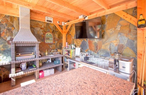 Mem Moniz House | Beautiful Chalet in 'Casa Branca' Holiday Village