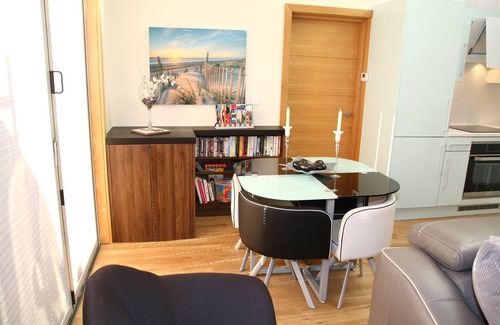 Newick Cottage | Beautiful contemporary accommodation - Sleeps 2 adults