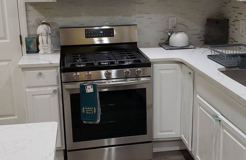 Waterbury Apartment | Beautiful cozy rooms near hospital and down town area