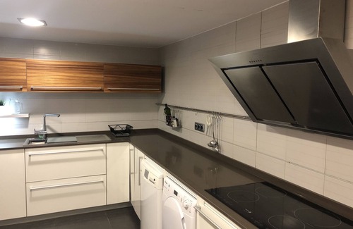 Vera House | Beautiful design house on a golf course perfect for families