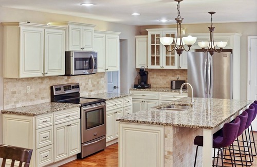 O'Fallon House | Beautiful Family Retreat w/Amazing Movie Theater