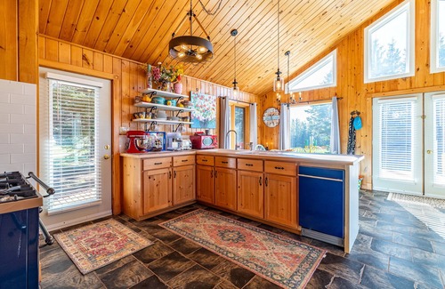 Saint Peters Bay Cottage | Beautiful Getaway Plus More!