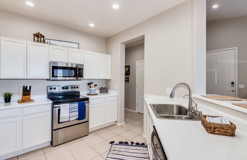 Alta Mesa House | Beautiful golf course gated community with private putting green- pool/hot tub!