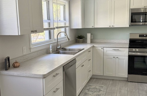 Bath House | Beautiful Home Close to MSU and Downtown in a Safe Country Setting