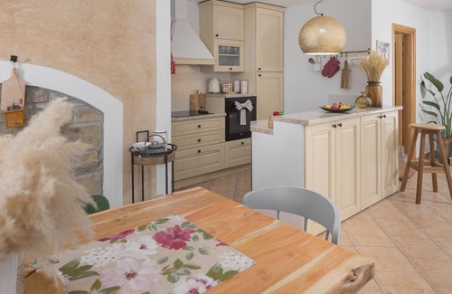 Lupoglav House | Beautiful home in Brest pod Uckom