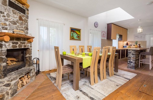 Lovinac House | Beautiful home in Lovinac with sauna