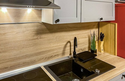 Vinkovci House | Beautiful home in Mirkovci with jacuzzi