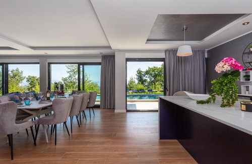 Opric House | Beautiful home in Opric with WiFi