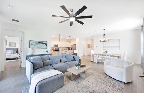 Gateway House | Beautiful Home in Paradise!